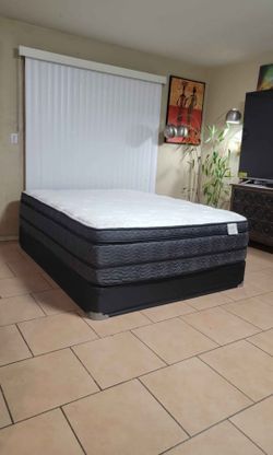 VERY NICE LIKE NEW QUEEN SIZE MATTRESS AND BOXSPRING FOR SALE! IN EXCELLENT CONDITION, FREE DELIVERY