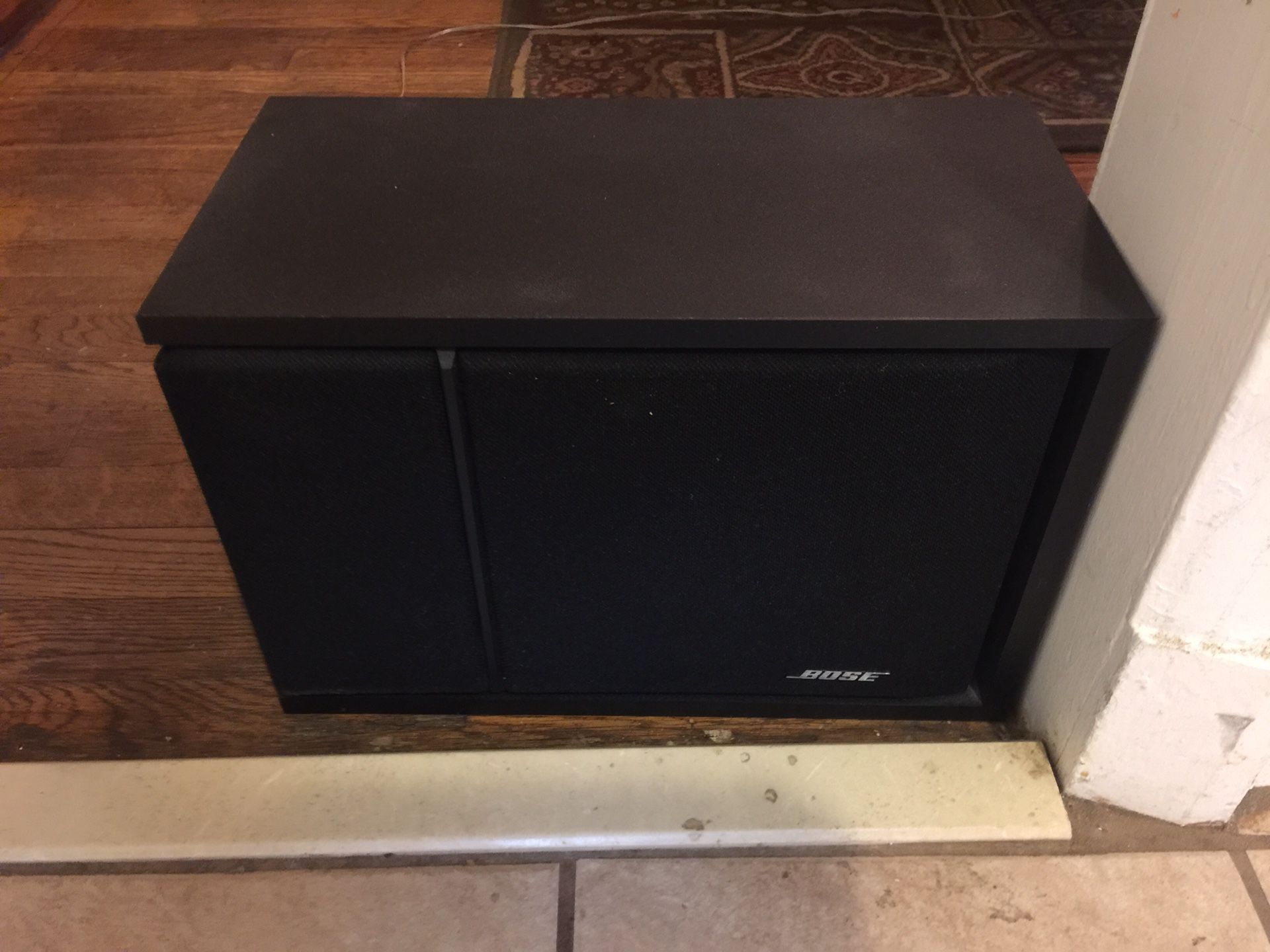 Pair of Bose 201 speakers