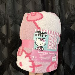 Hello Kitty Blanket 😍