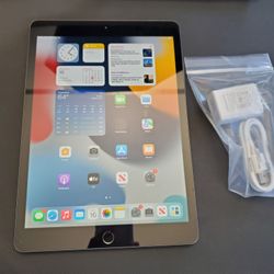 Apple iPad 7 - Wifi - Like New 