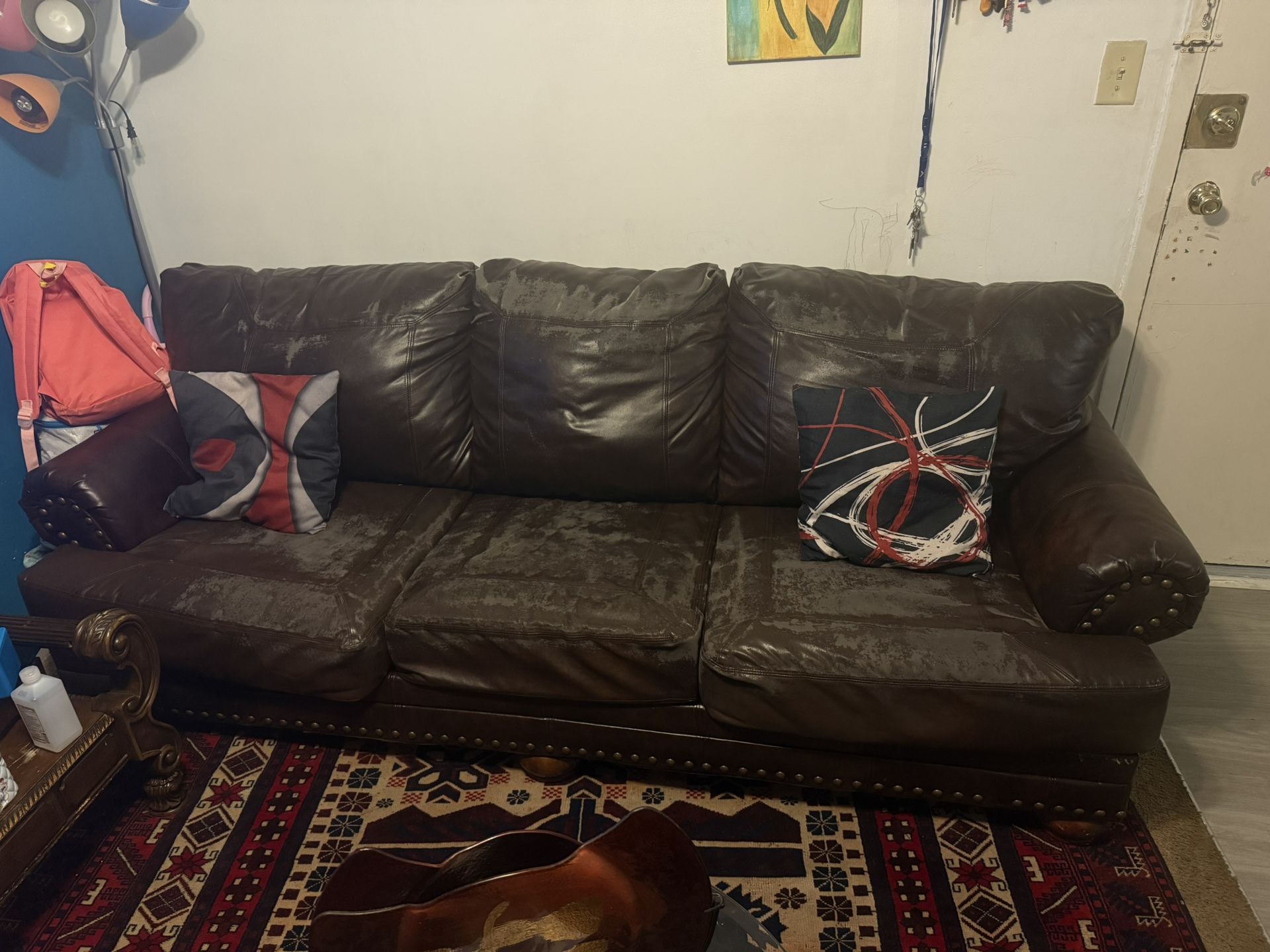 Sofás Alfombra Y Mesita De Vidrio