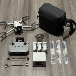 DJI Mini 4 Pro Fly More Bundle