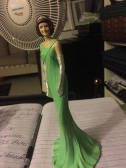Jackie Kennedy, figurine by the Hamilton collection.
