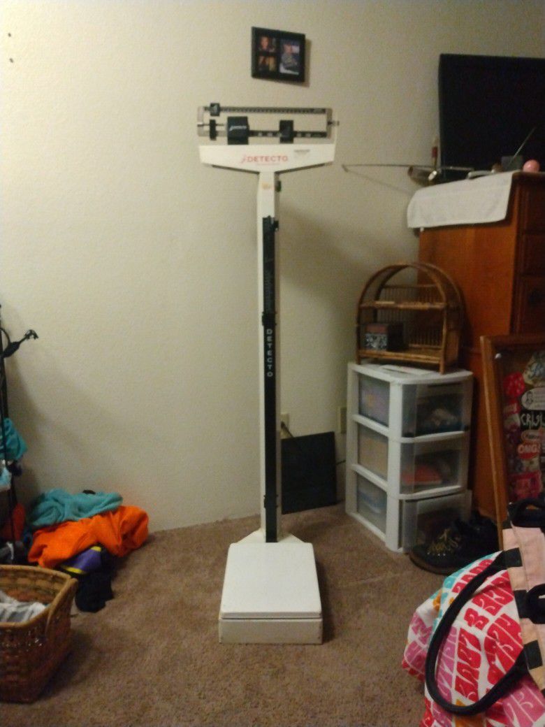 Vintage Physicians Scale. $200⁰⁰ OBO
