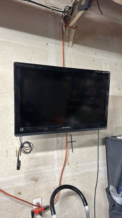 Dynex 32” LCD Tv 