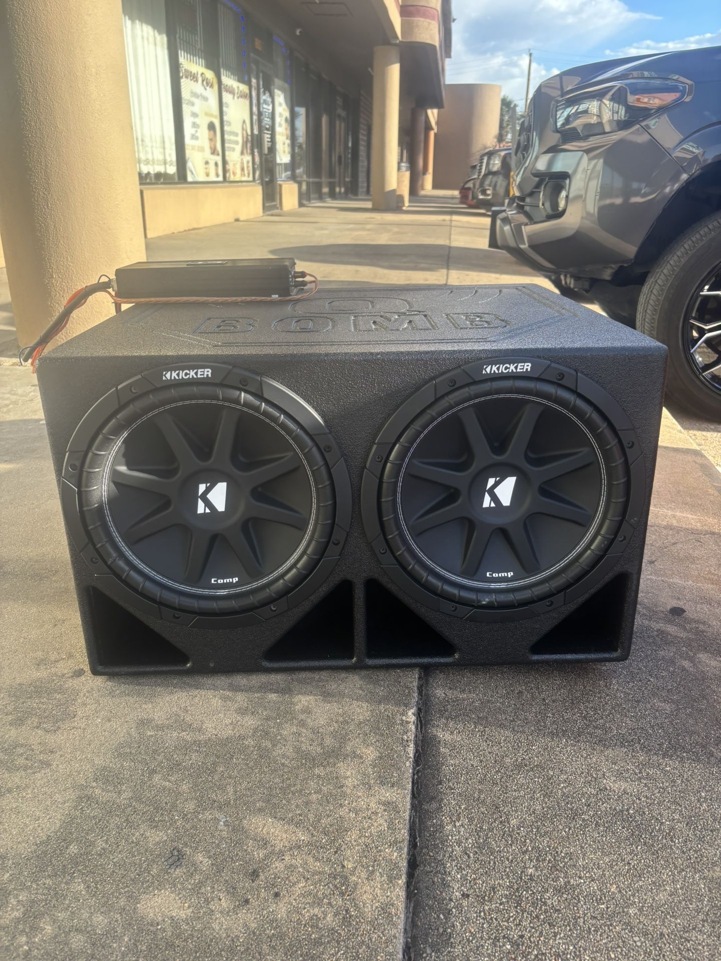 2 Kiker 12 En Su Caja De Graniso Y Su Amplificador Nuevos Listos Para Usar