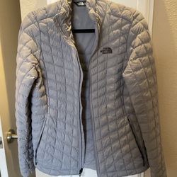North Face Women’s Puffer Jacket Grey