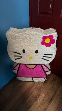 Hello kitty piñata
