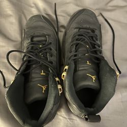 Jordan 12 Retro Black Size 7Y
