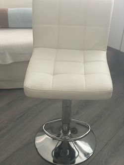 Glass table with 2 chairs