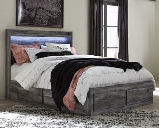 Baystorm Gray Queen Panel Bed with 6 Storage Drawers (Online Special Price)