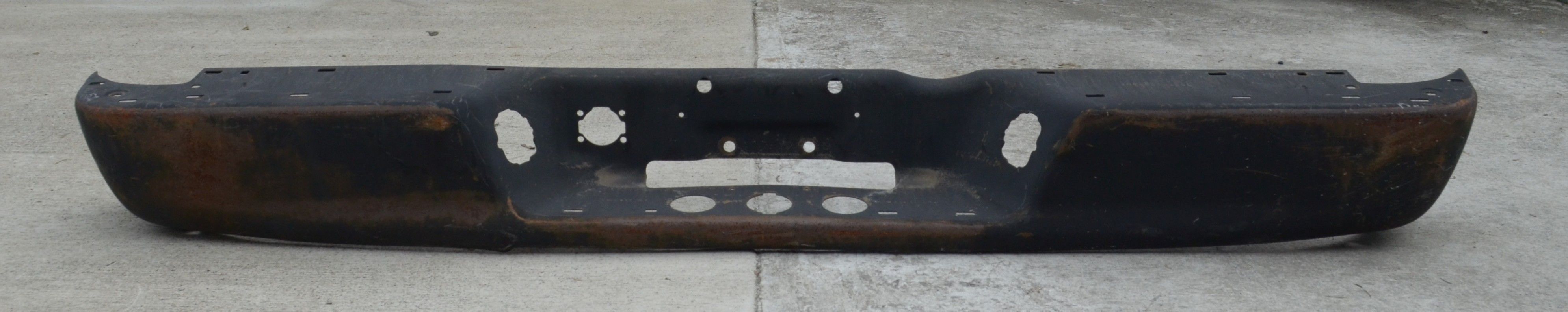 USED REF#M051 || 2019-2023 NISSAN ROGUE || REAR METAL BUMPER