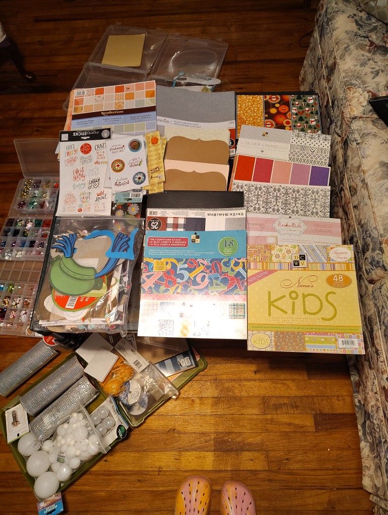 Arts And Crafts  Scrap Book and Cricket Machine Material