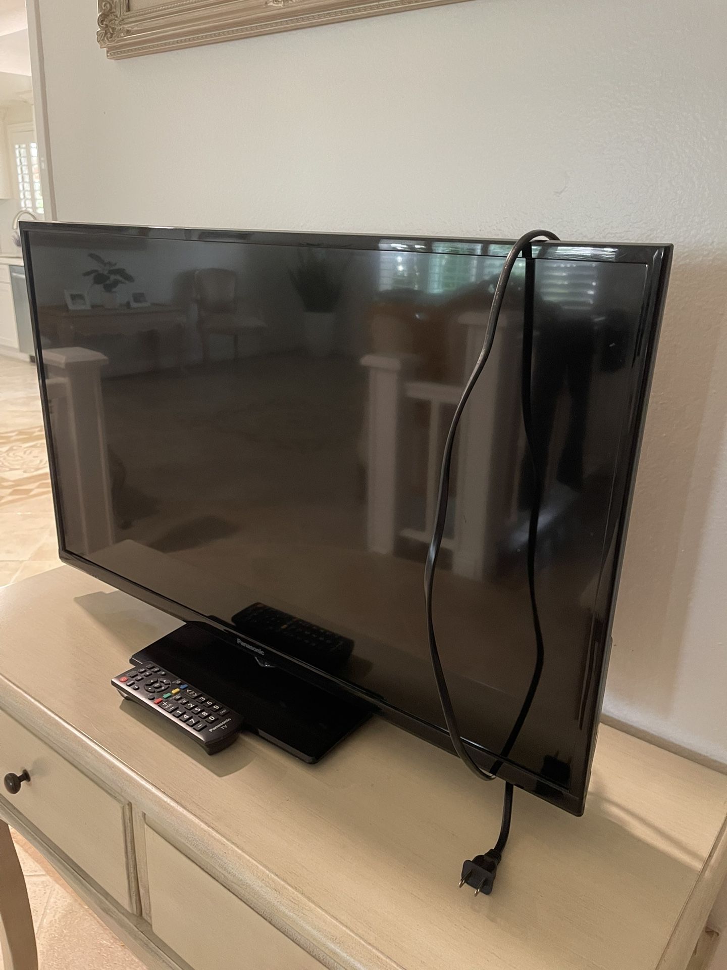 Panasonic 32 Inch TV