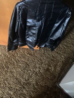 Women’s leather coat 4xl but fits like an xxl new