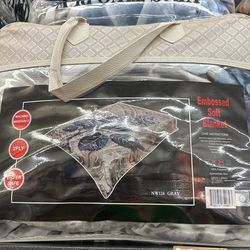 SUPER SOFT AND WARM BLANKET