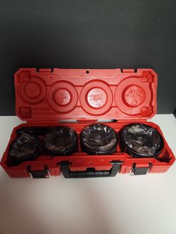 Milwaukee 2 1/2 "-4" KNOCKOUT SET  750mcm