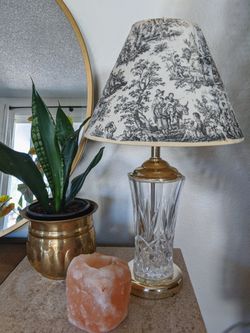 Vintage Underwriter's Laboratory Lead Crystal Lamp, Works!