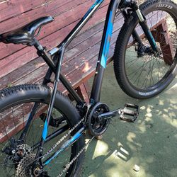 GT MOUNTAIN BIKE 