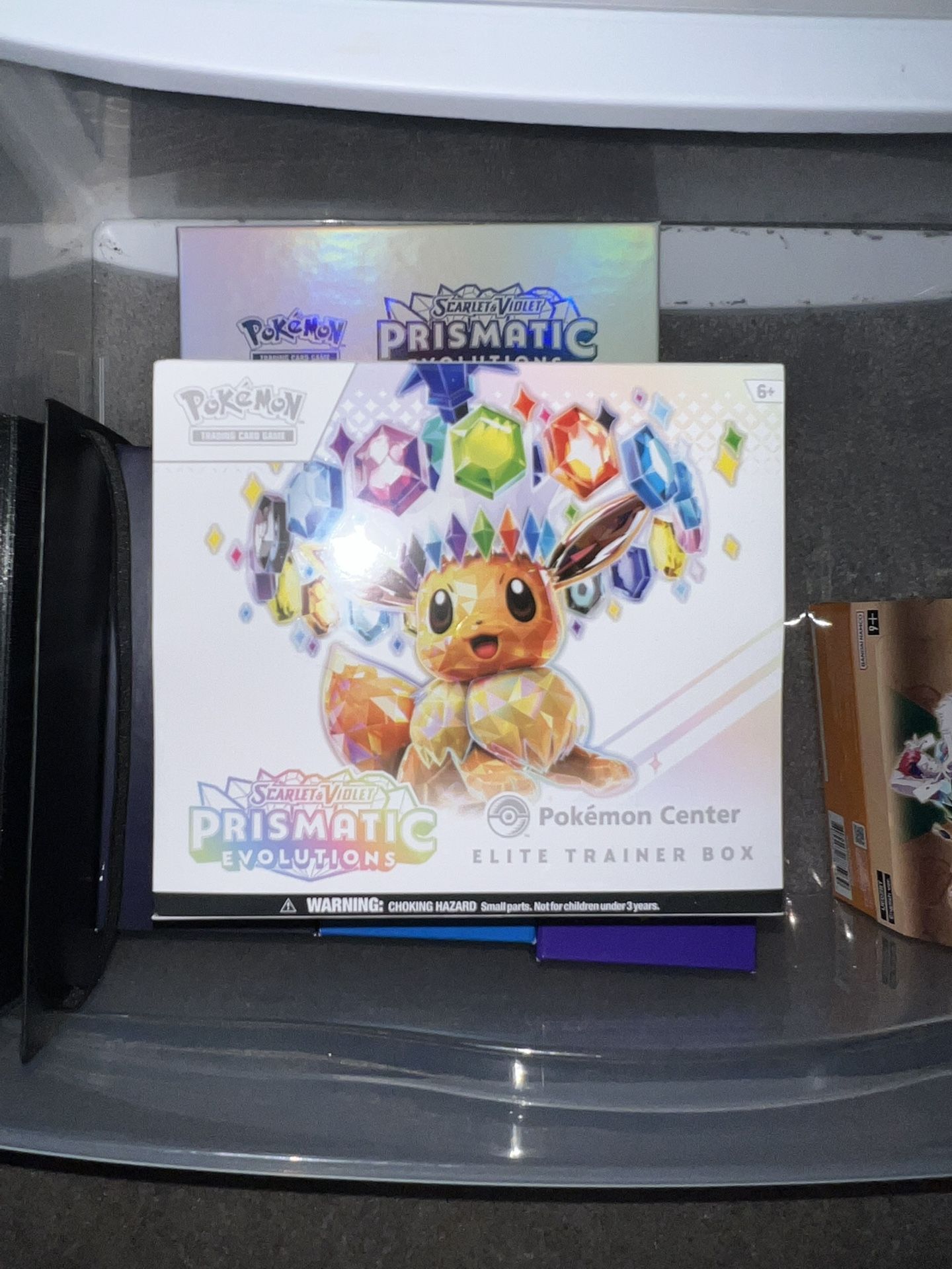 Pokemon Prismatic Evolutions etb Pokemon Center Version