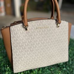 Michael Kors Purse 