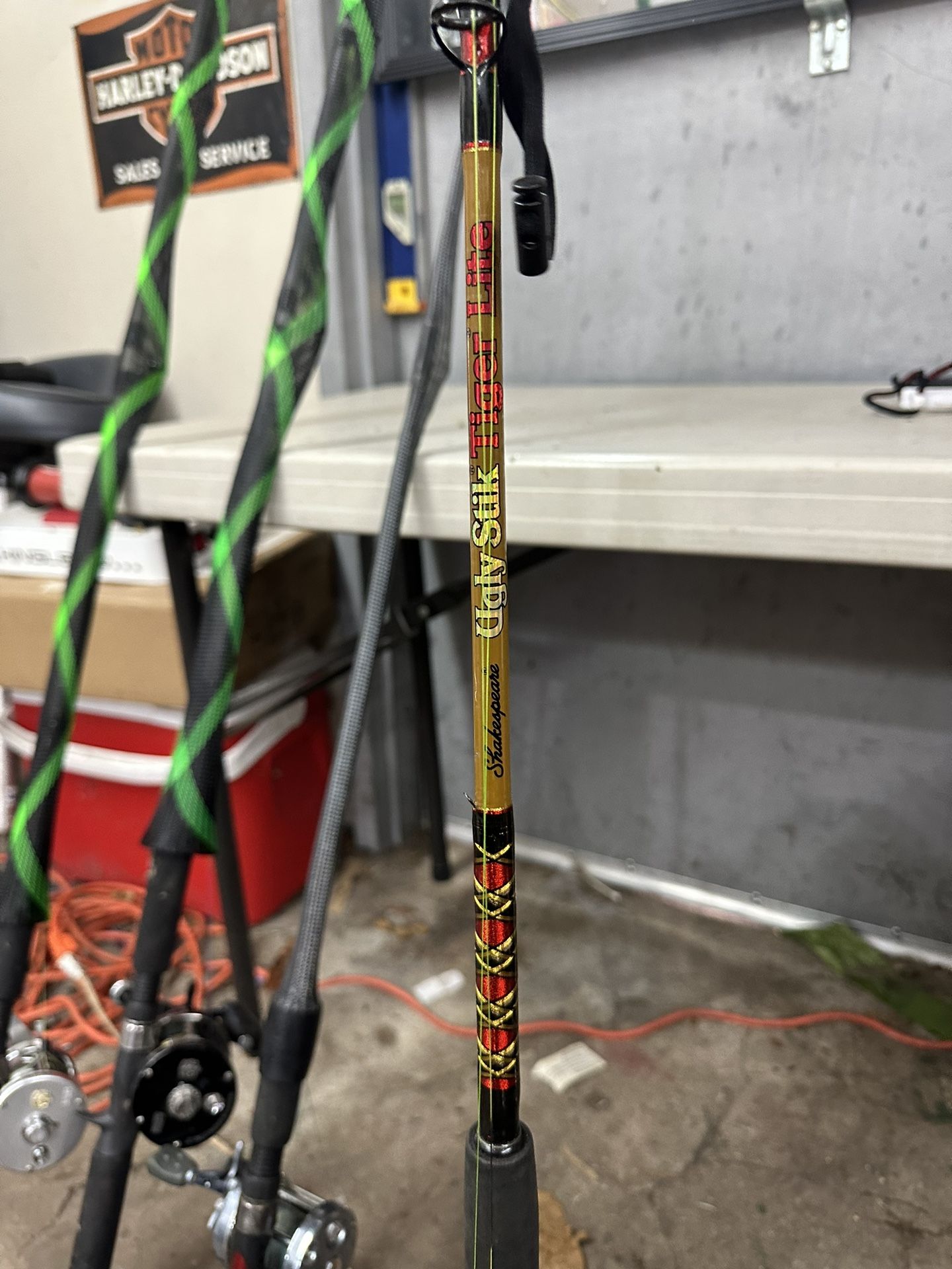 bass baitcaster combo Kickin' Their x Lew's Baitcast (RIGHT) – Kickin Their Bass Tv Style:6.3:1 Gear Ratio/Right Hand wallet adds up to Abu Garcia Reel Oil Abu Garcia Vendetta Casting