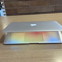 Apple MacBook Air 13” i5/4GB/266GB SSD $180 