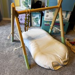 Lounger And Toy