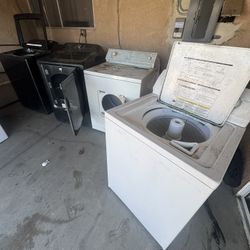 2 Washers And 2 Dryers !