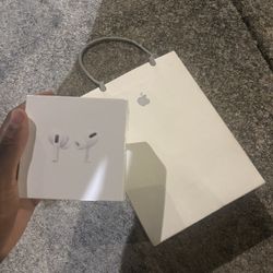 Earbuds 