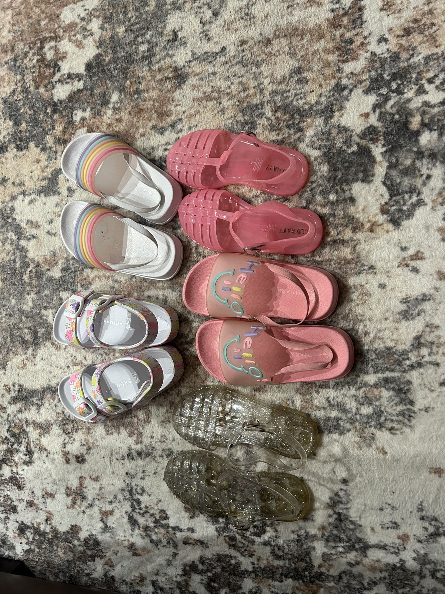 5 Pair assorted girls sandals 