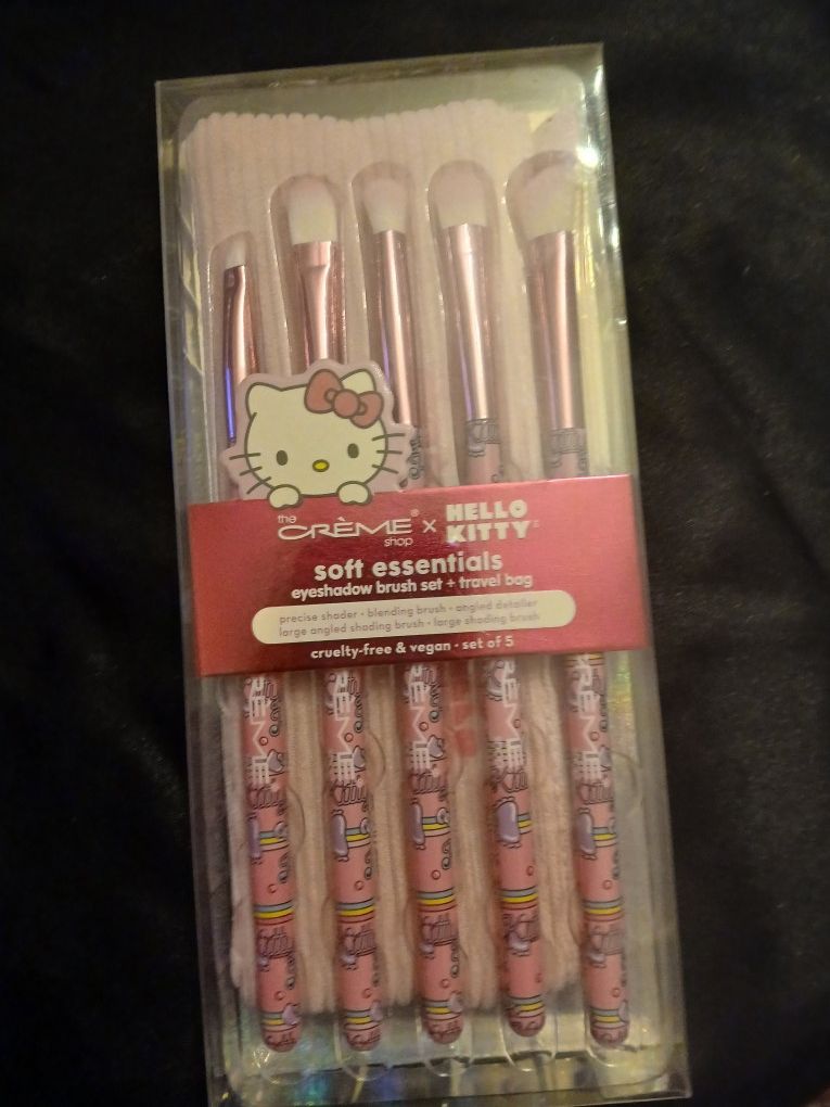Hello Kitty The Creme Shop 5 Piece Brush Set & Travel Bag