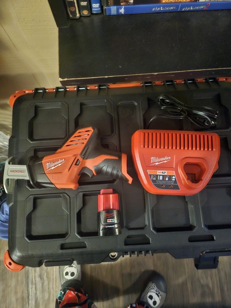 Milwaukee M12 Hackzall