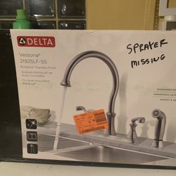 Vessona 2-Handle Standard Kitchen Faucet with Side Sprayer in Stainless