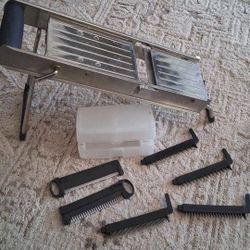 Nice Stainless Mandolin With Changable Blades