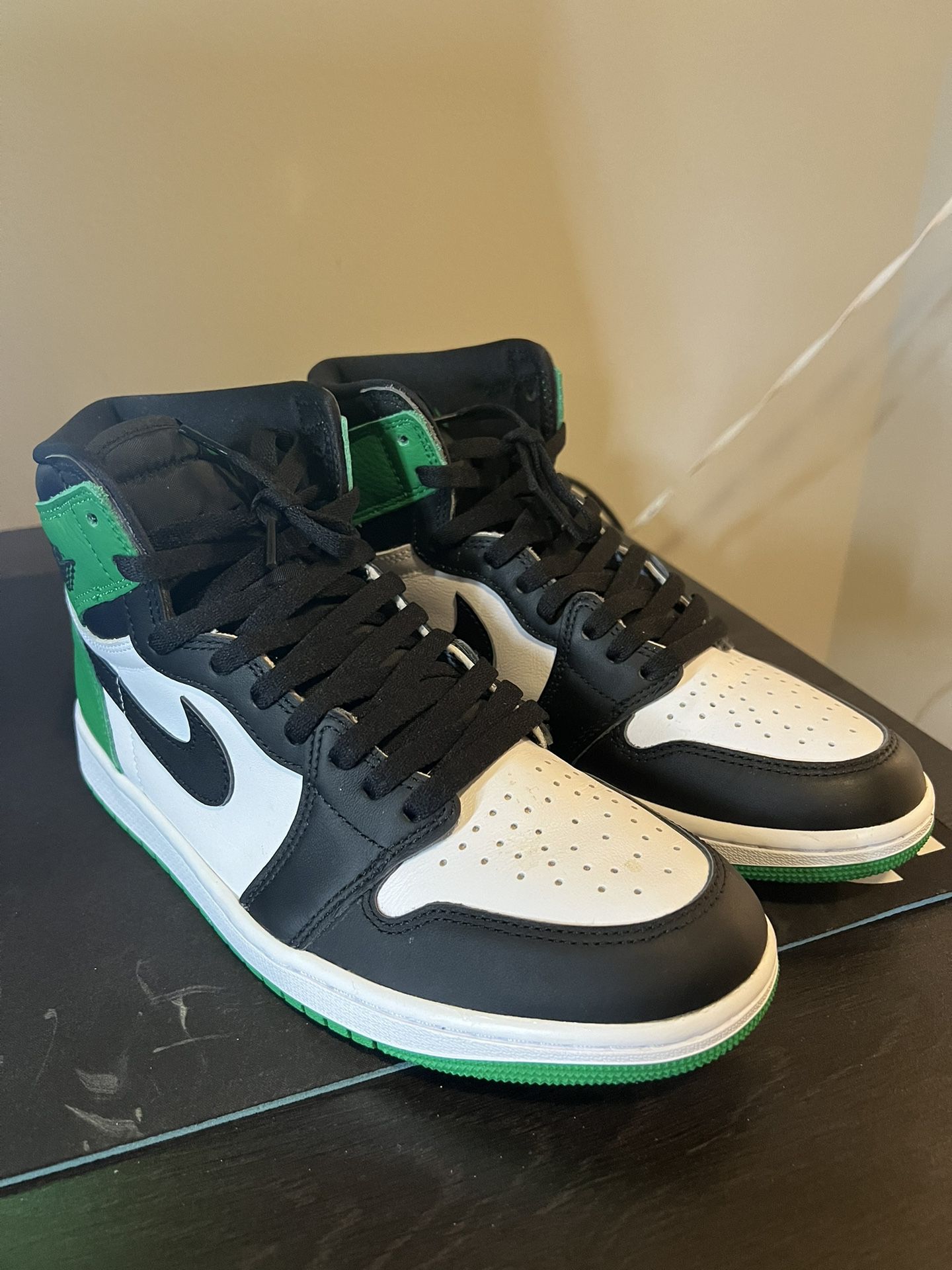 Nike Air Jordan 1 Lucky Green Size Men’s 9.5 Used