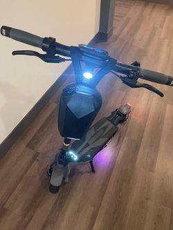 Electric Scooter 1600W Peak | 36 MPH | Only 100 Miles | Excellent Condition