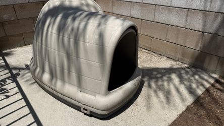 Outdoor dog house igloo  (double cover)