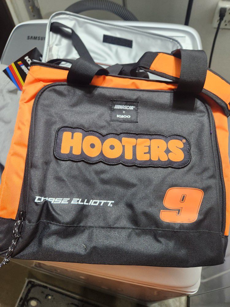 Igloo  Hooters  Cooler Bag