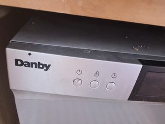Danby 6 Place Setting Countertop Dishwasher