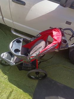 Stroller tree weell