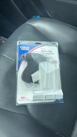 Fabric tag attacher kit