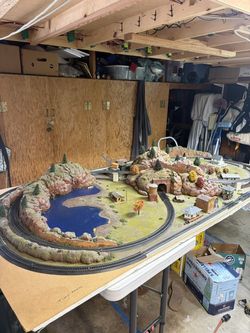Ho Train Layout. Train buildings and scenery