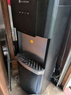 Glacier Bay Water dispenser