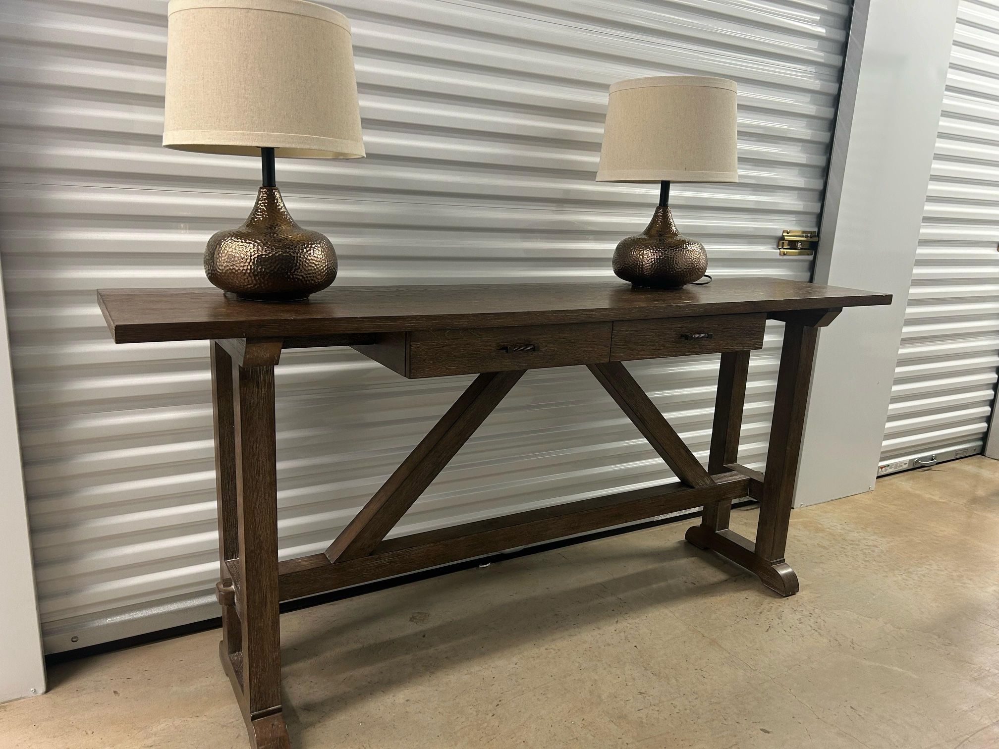 Table with Lamp