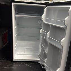 Personal refrigerator