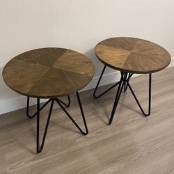 2 wooden end tables 