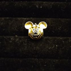 HALLOWEEN BRACELET CHARM.  NEW.  PICKUP ONLY