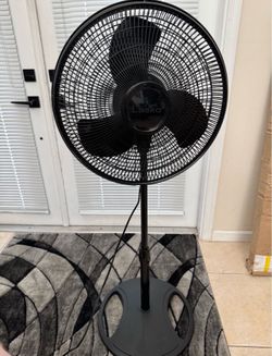 Lasko 19” Oscillating Fan 3 speed