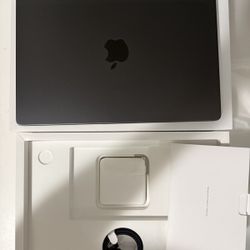 Apple MacBook Pro 2023 14.2" Apple M3 Pro 12C/18C 1TB SSD 36GB RAM Space Black 